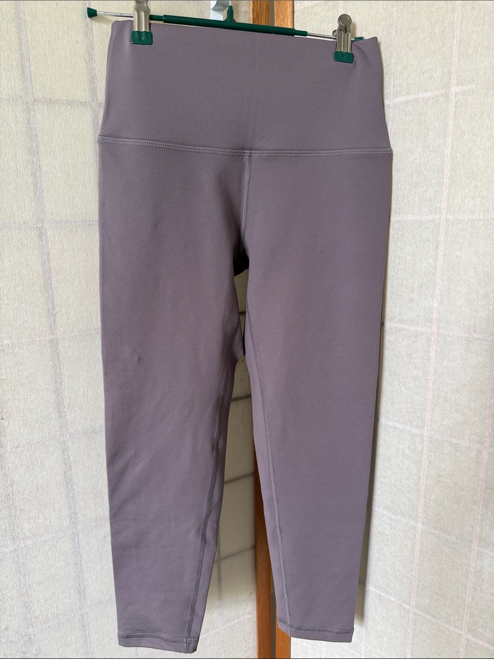 Fleo High Waisted Cropped Gray Leggings Sz M